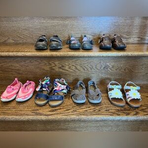 🔆Bundle of 7 Pairs of Size 6T Shoes